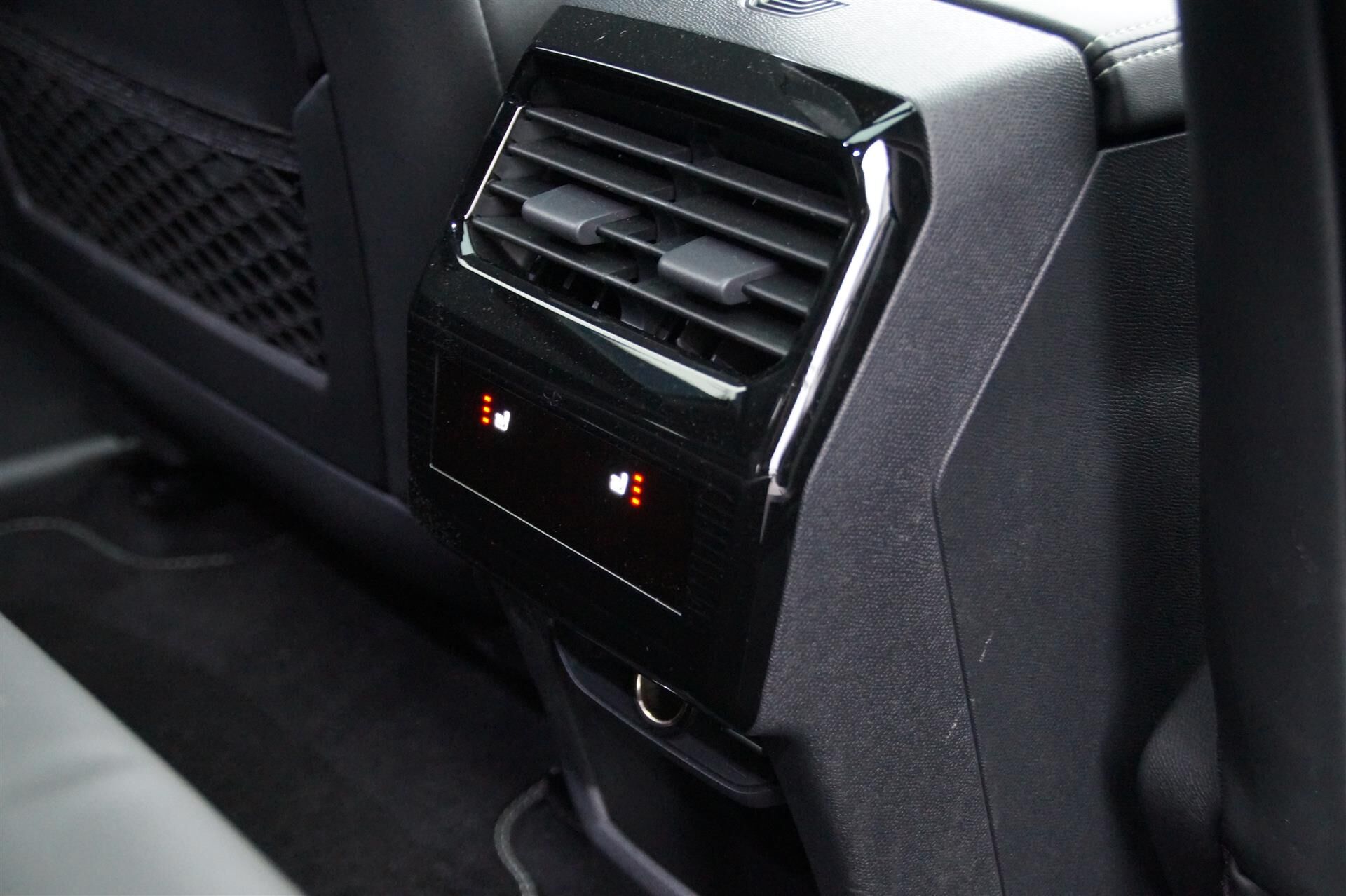 Billede af Peugeot e-3008 EL GT Pack 210HK 5d Aut.