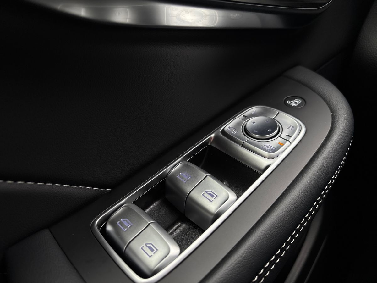 Billede af MG Marvel R EL Performance 4x4 288HK 5d Aut.