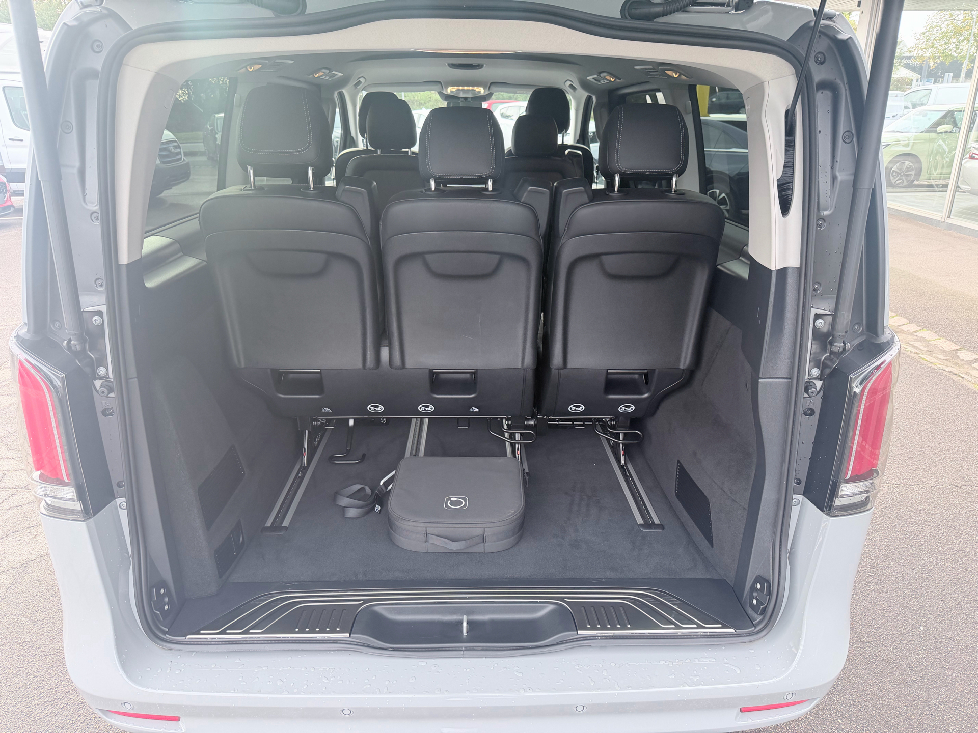 Billede af Mercedes-Benz EQV 300 Lang EL Avantgarde 204HK Aut.