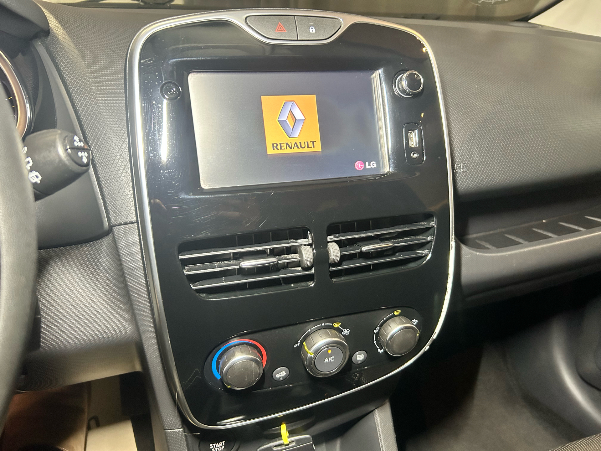 Billede af Renault Clio Sport Tourer 0,9 TCE Expression Energy 90HK Stc