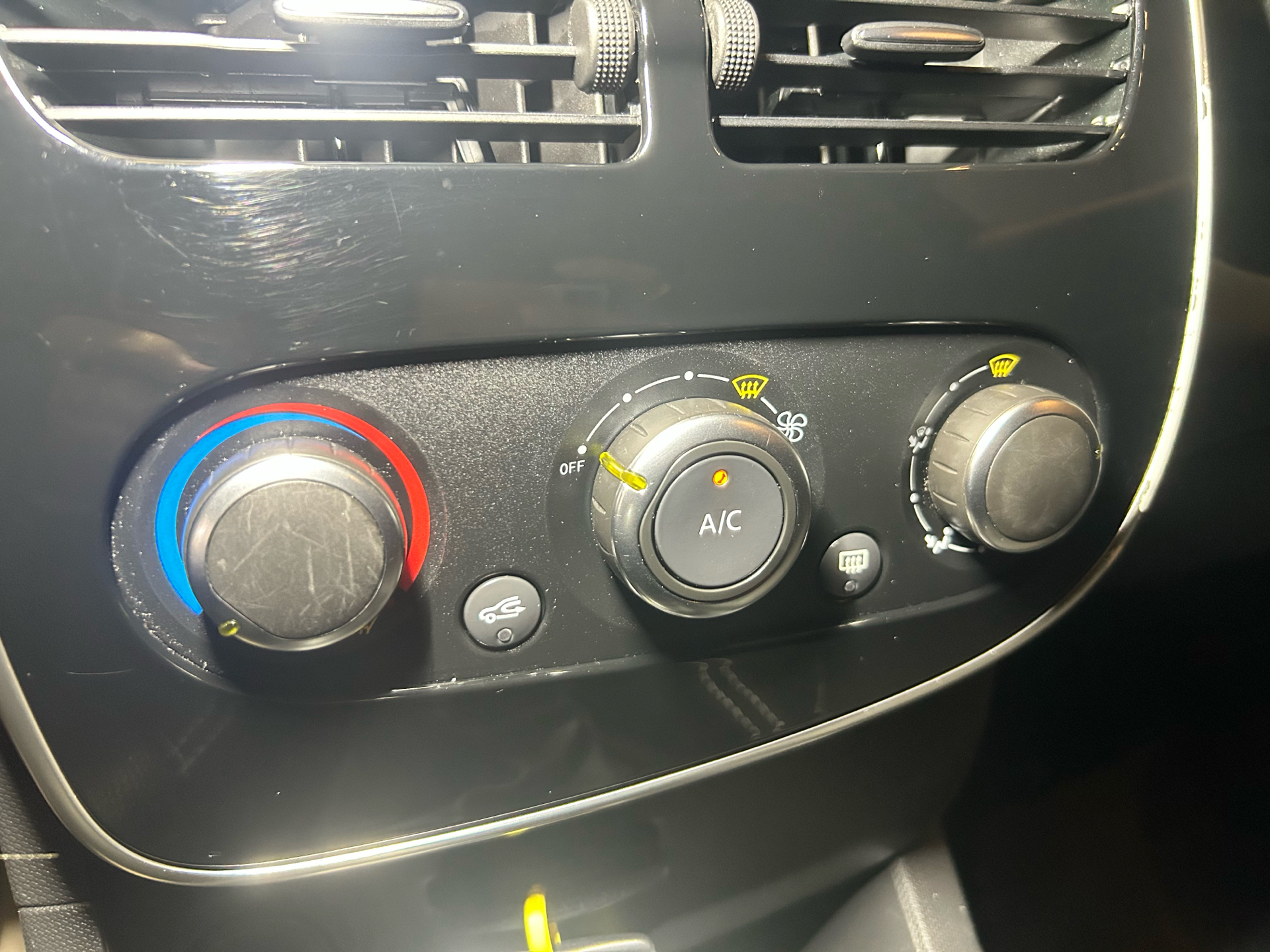 Billede af Renault Clio Sport Tourer 0,9 TCE Expression Energy 90HK Stc