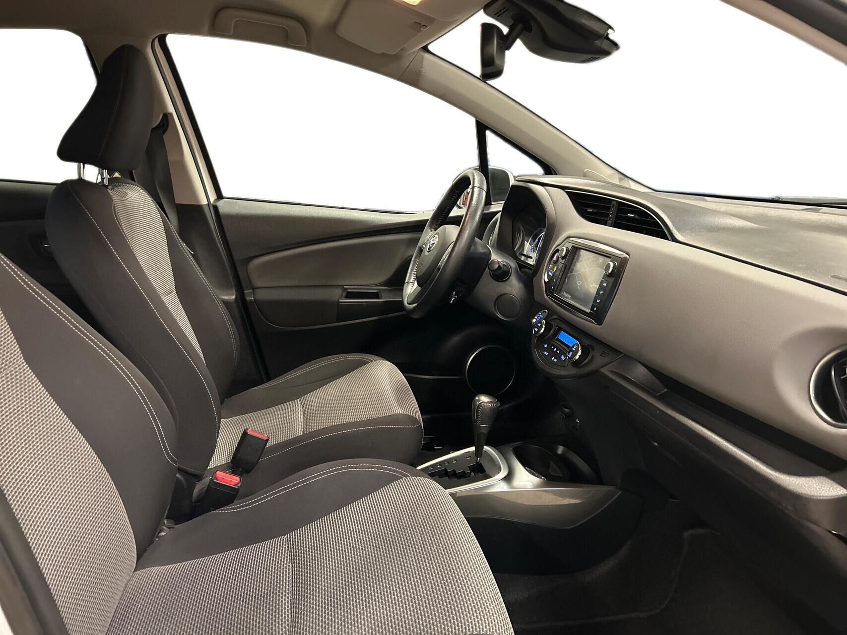 Billede af Toyota Yaris 1,5 VVT-I  Hybrid H2 Safety Sense Komfort E-CVT 100HK 5d Aut.