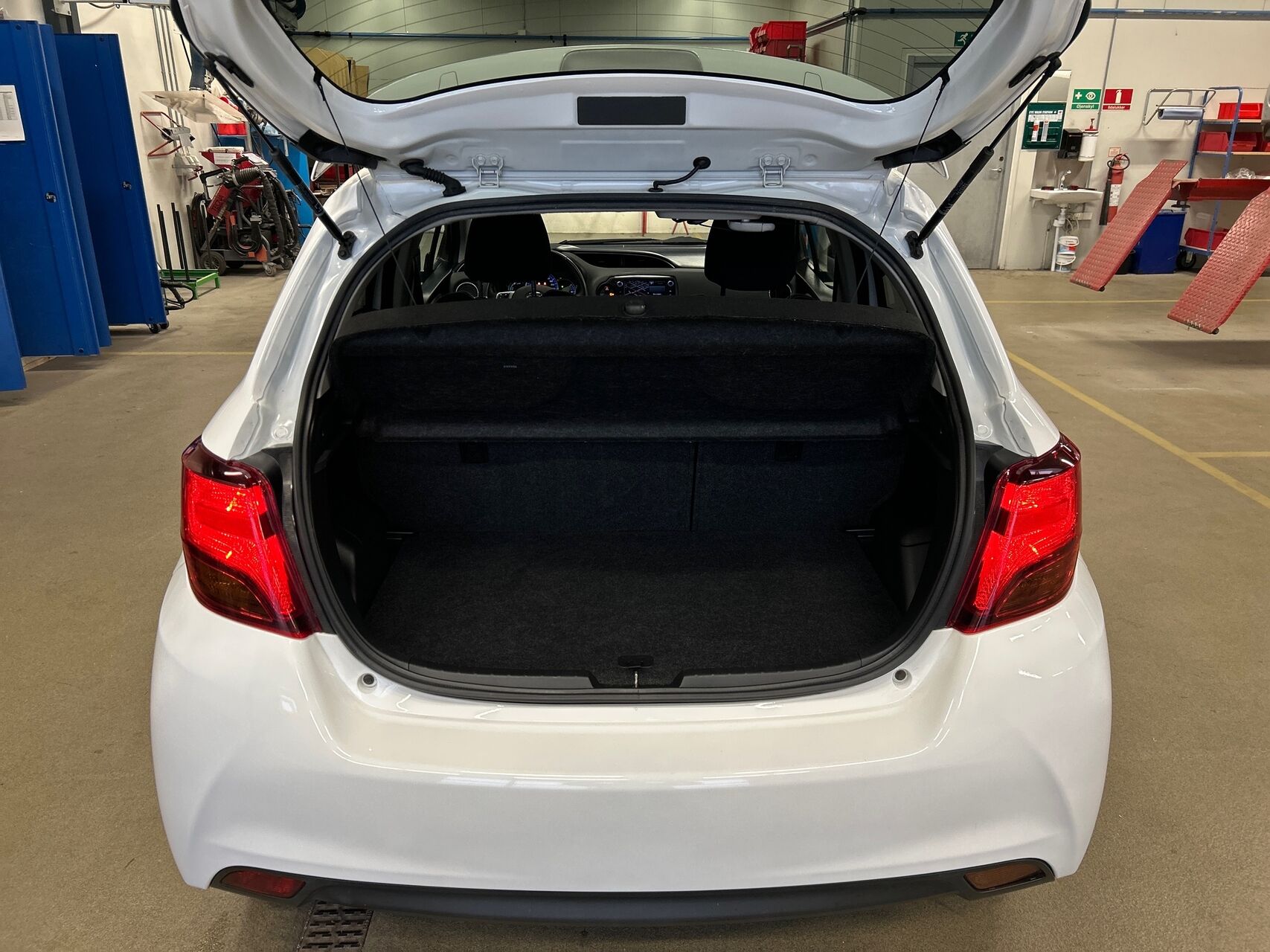 Billede af Toyota Yaris 1,5 VVT-I  Hybrid H2 Safety Sense Komfort E-CVT 100HK 5d Aut.