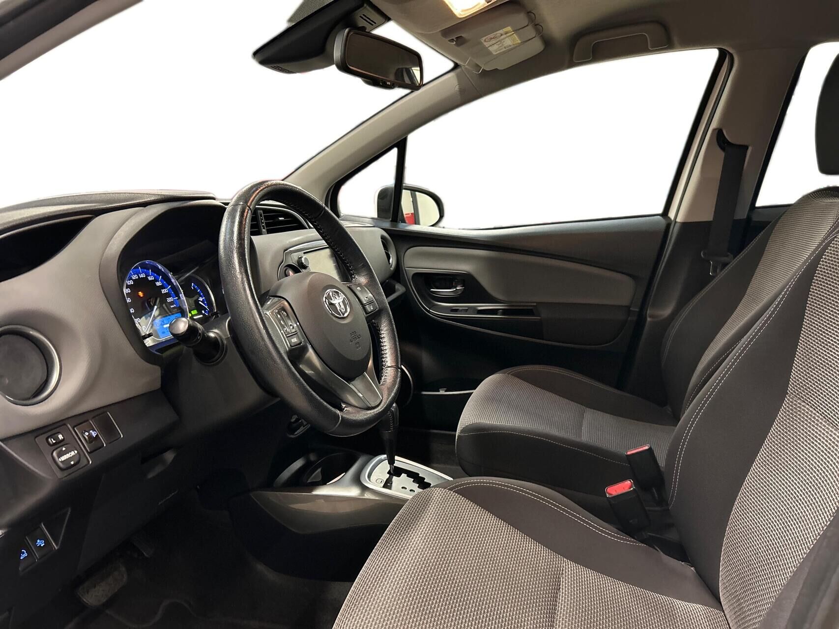 Billede af Toyota Yaris 1,5 VVT-I  Hybrid H2 Safety Sense Komfort E-CVT 100HK 5d Aut.