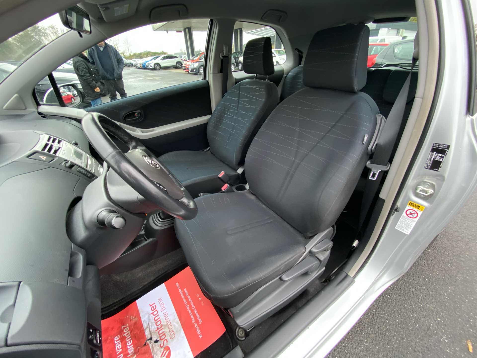 Billede af Toyota Yaris 1,0 VVT-I Linea Terra 69HK 3d