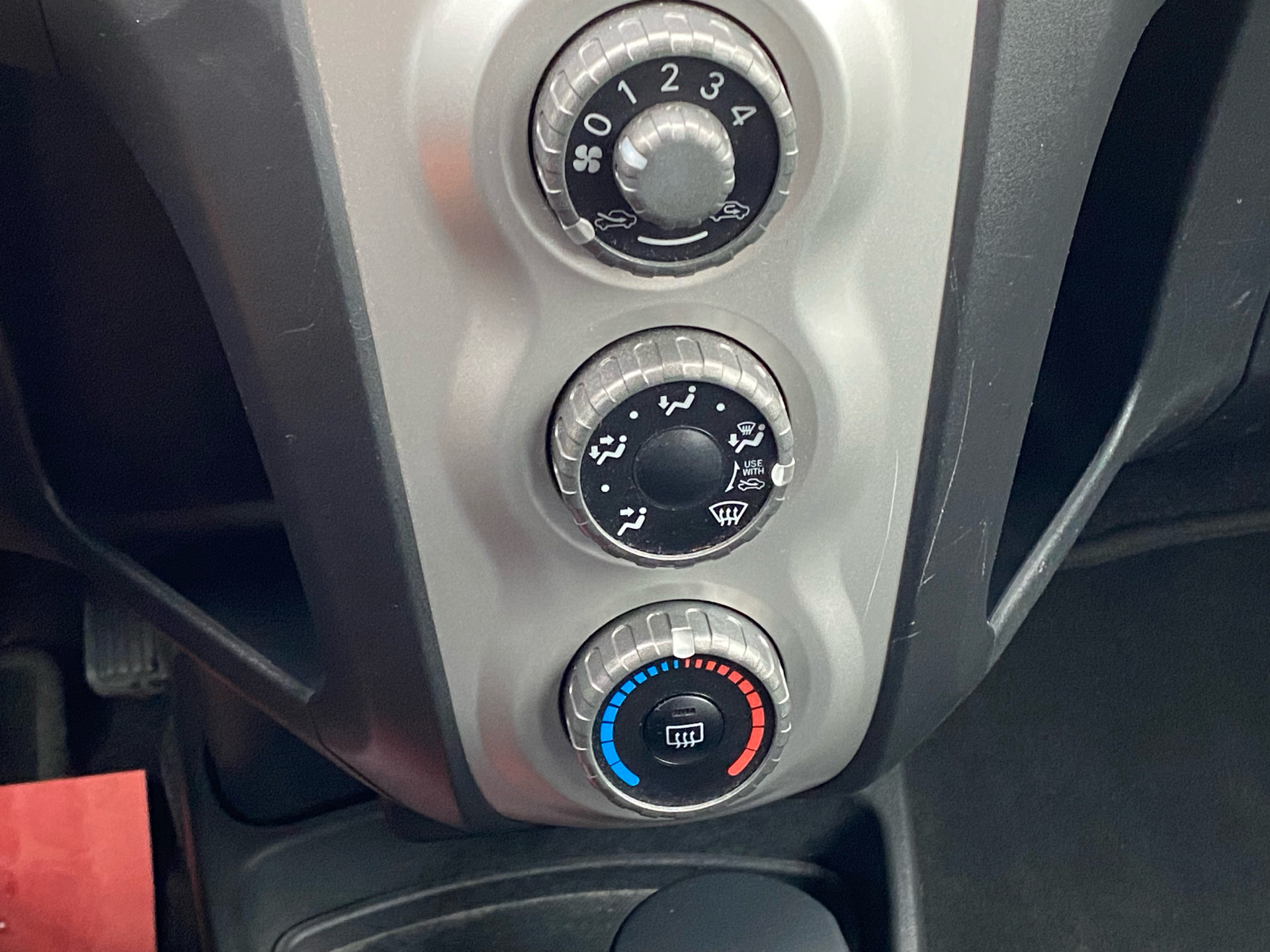 Billede af Toyota Yaris 1,0 VVT-I Linea Terra 69HK 3d