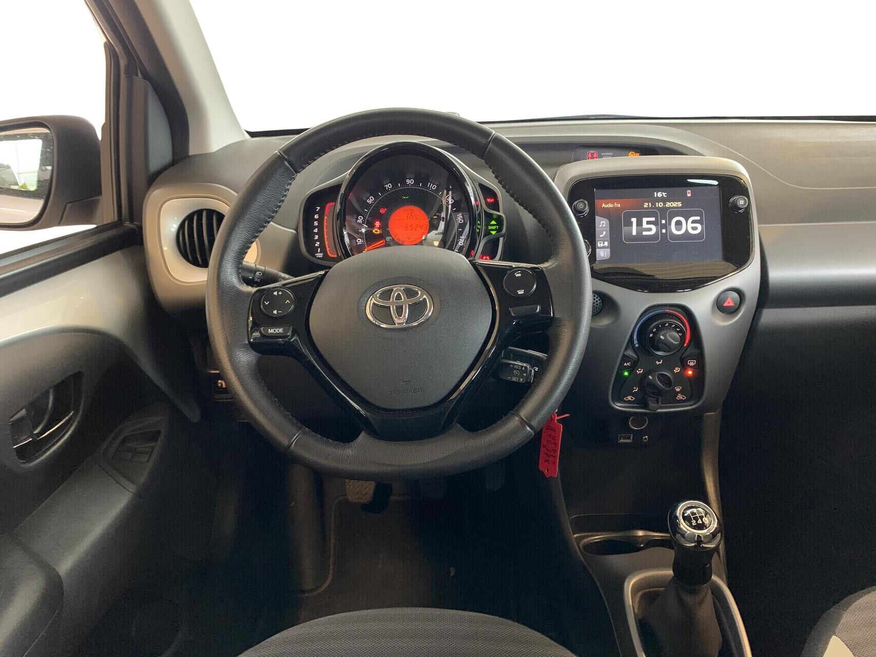 Billede af Toyota Aygo 1,0 VVT-I X-plore DAB+ 72HK 5d