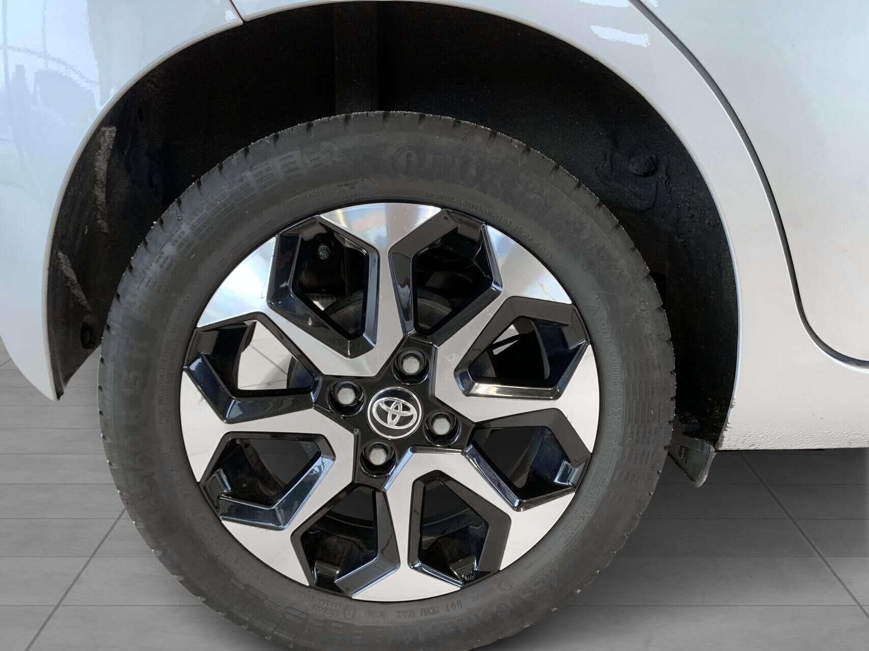 Billede af Toyota Aygo 1,0 VVT-I X-plore DAB+ 72HK 5d