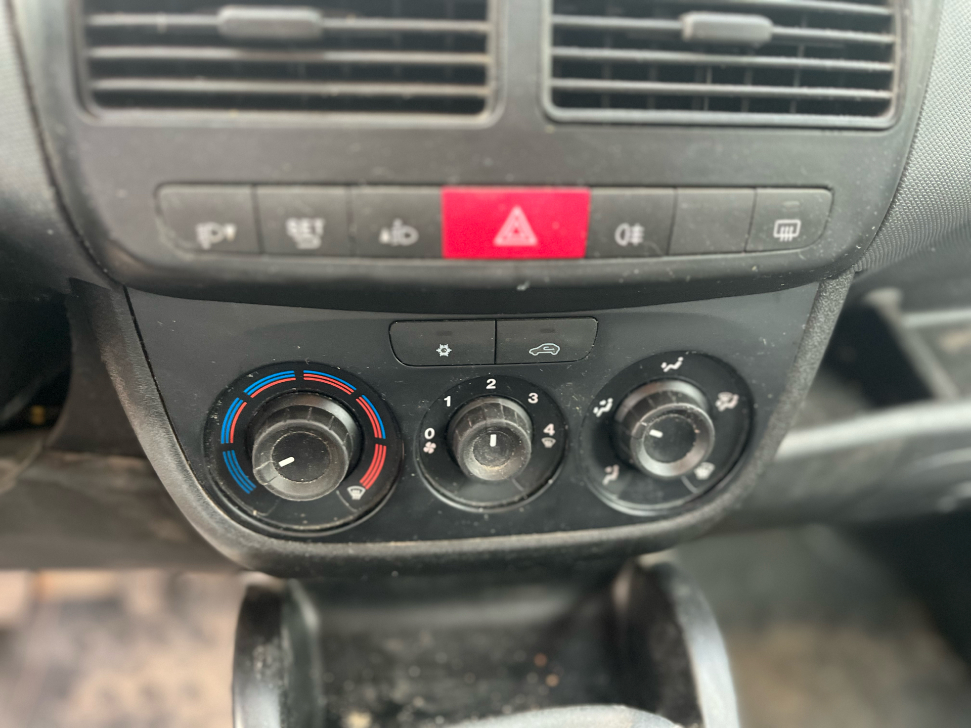 Billede af Fiat Doblò L1 1,3 MJT Professional Start & Stop 90HK Van