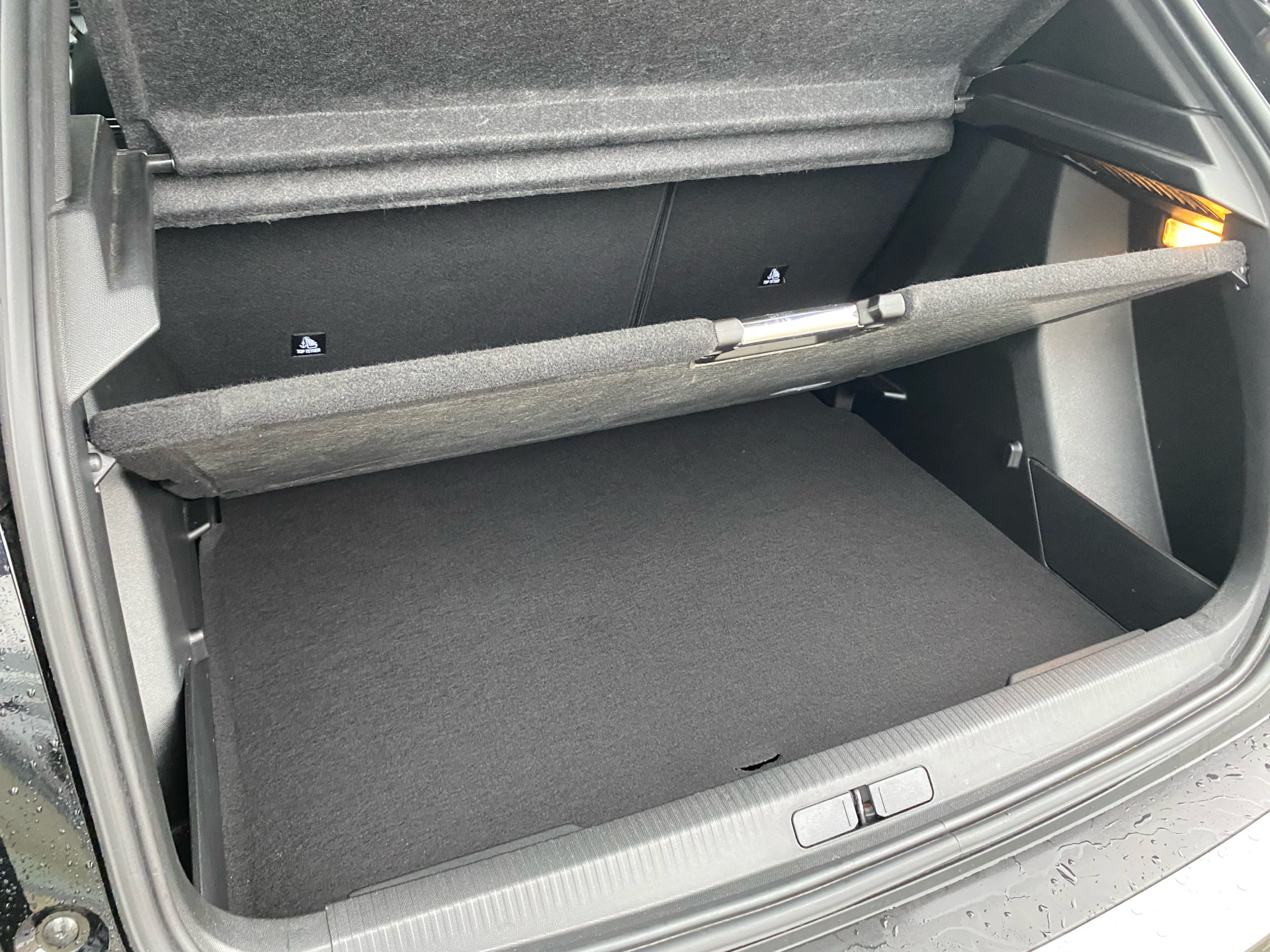 Billede af Peugeot 2008 1,2 PureTech First Selection EAT8 130HK 5d 8g Aut.