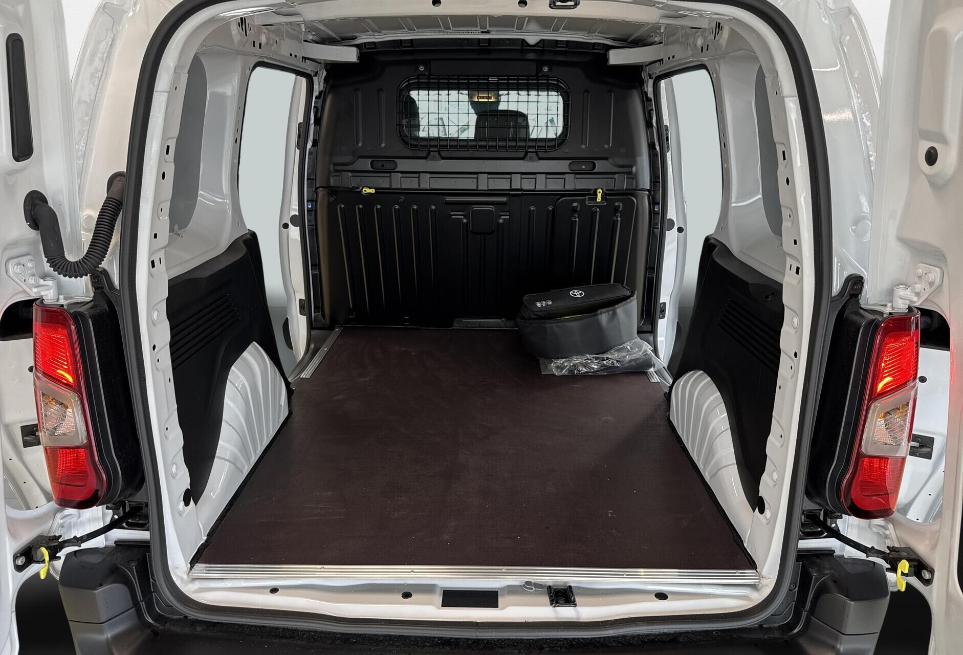 Billede af Toyota Proace City Electric Medium EL Comfort Master To Skydedøre 136HK Van Aut.