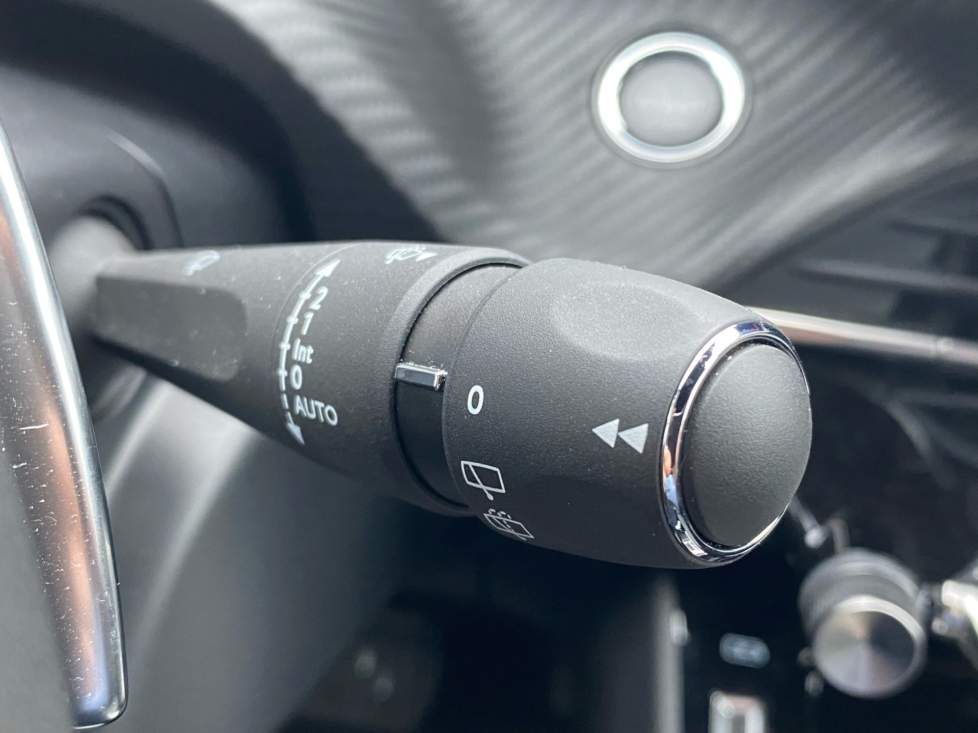 Billede af Peugeot 2008 1,2 PureTech First Selection EAT8 130HK 5d 8g Aut.