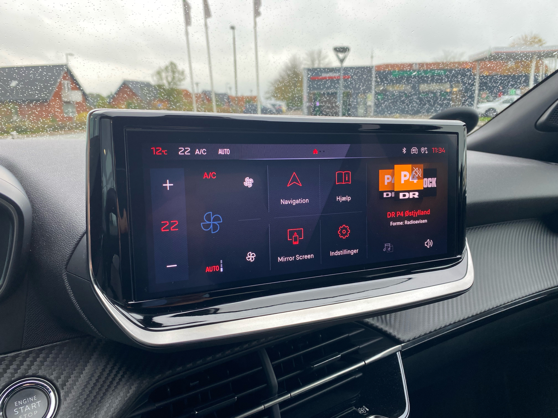 Billede af Peugeot 2008 1,2 PureTech First Selection EAT8 130HK 5d 8g Aut.