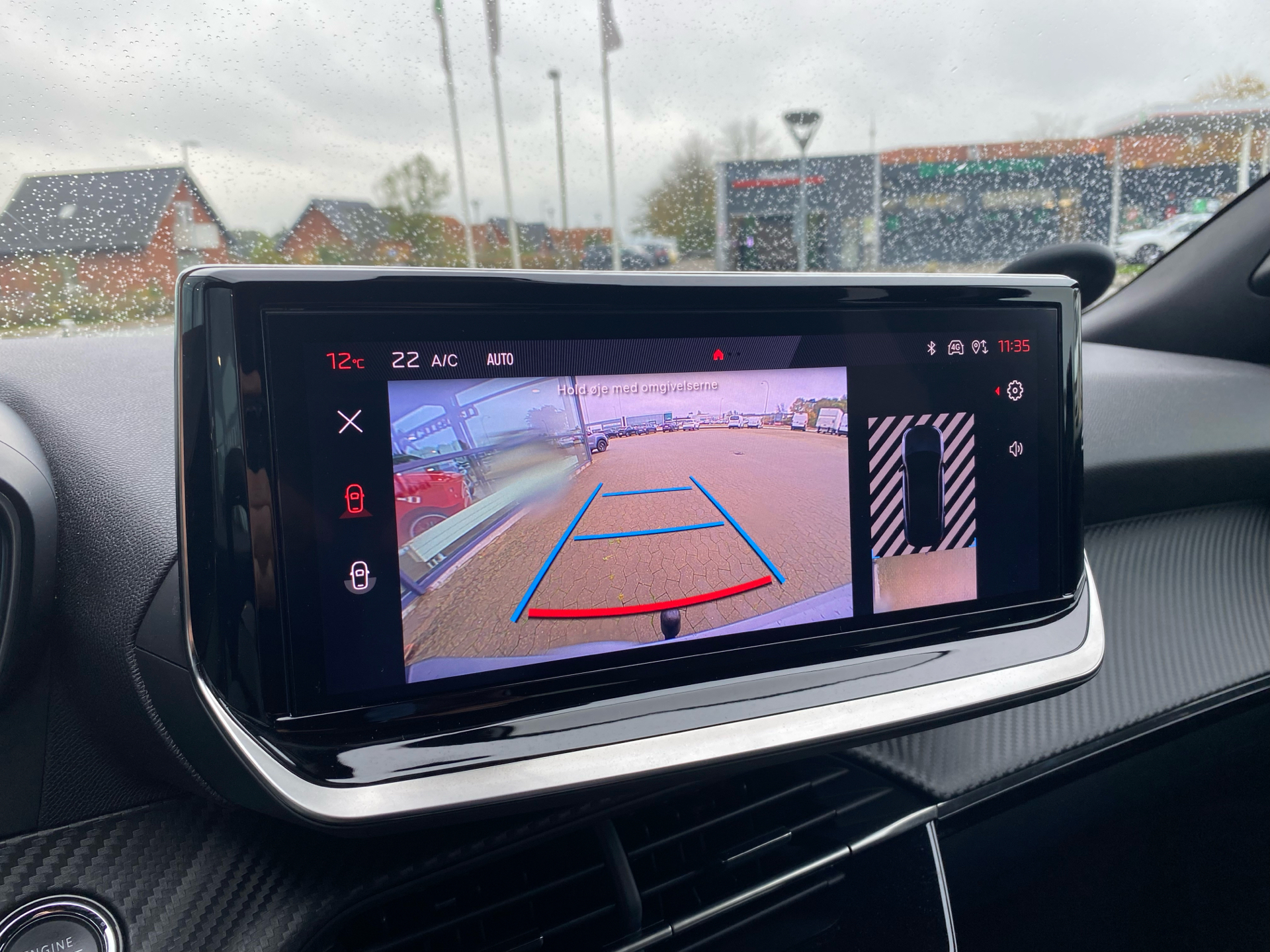 Billede af Peugeot 2008 1,2 PureTech First Selection EAT8 130HK 5d 8g Aut.