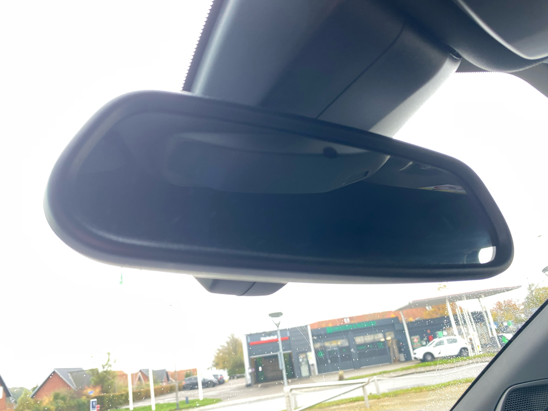 Billede af Peugeot 2008 1,2 PureTech First Selection EAT8 130HK 5d 8g Aut.