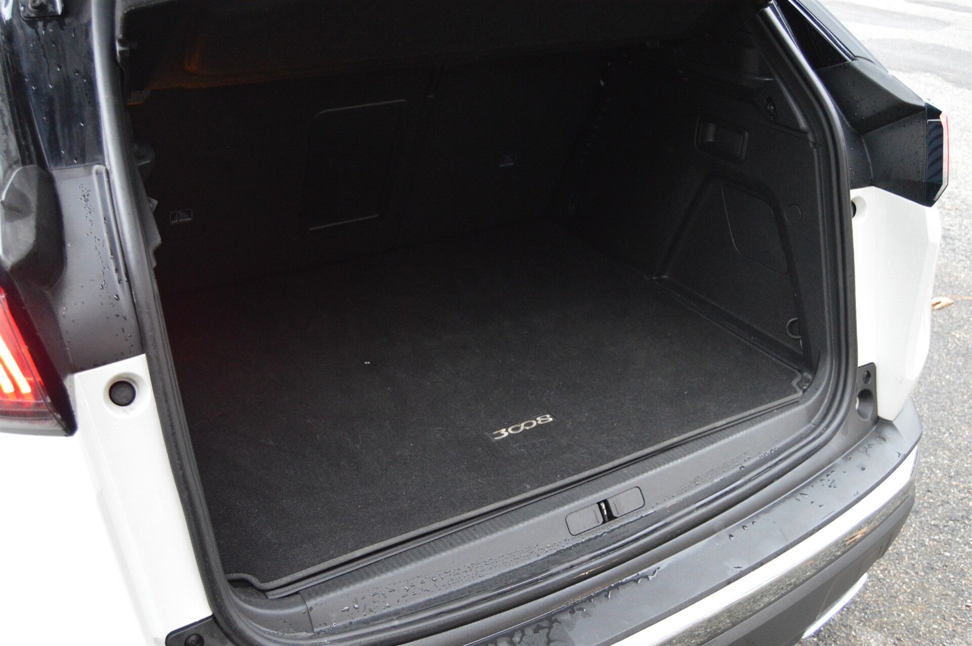 Billede af Peugeot 3008 1,6 PureTech  Plugin-hybrid First Selection EAT8 225HK 5d 8g Aut.