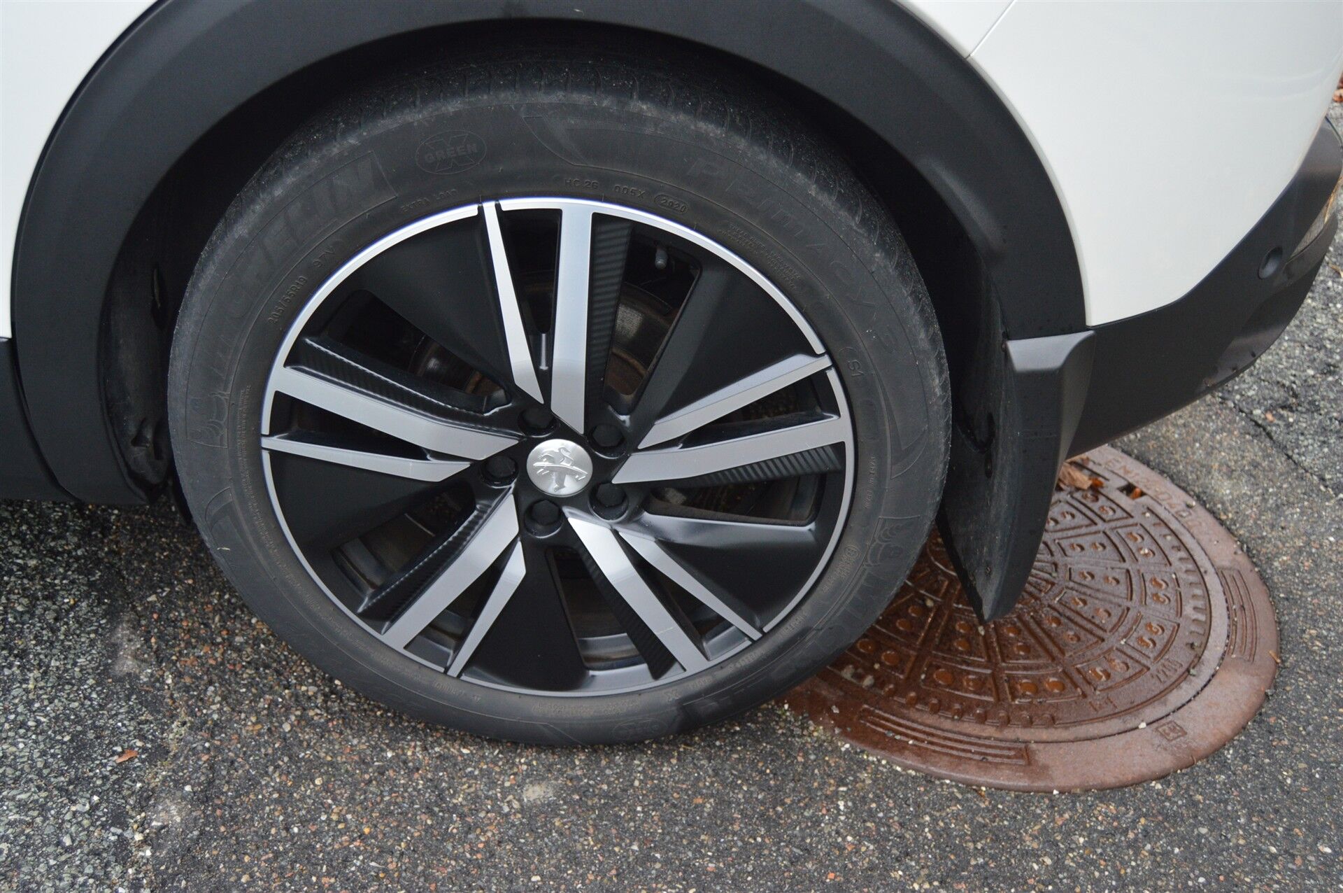 Billede af Peugeot 3008 1,6 PureTech  Plugin-hybrid First Selection EAT8 225HK 5d 8g Aut.
