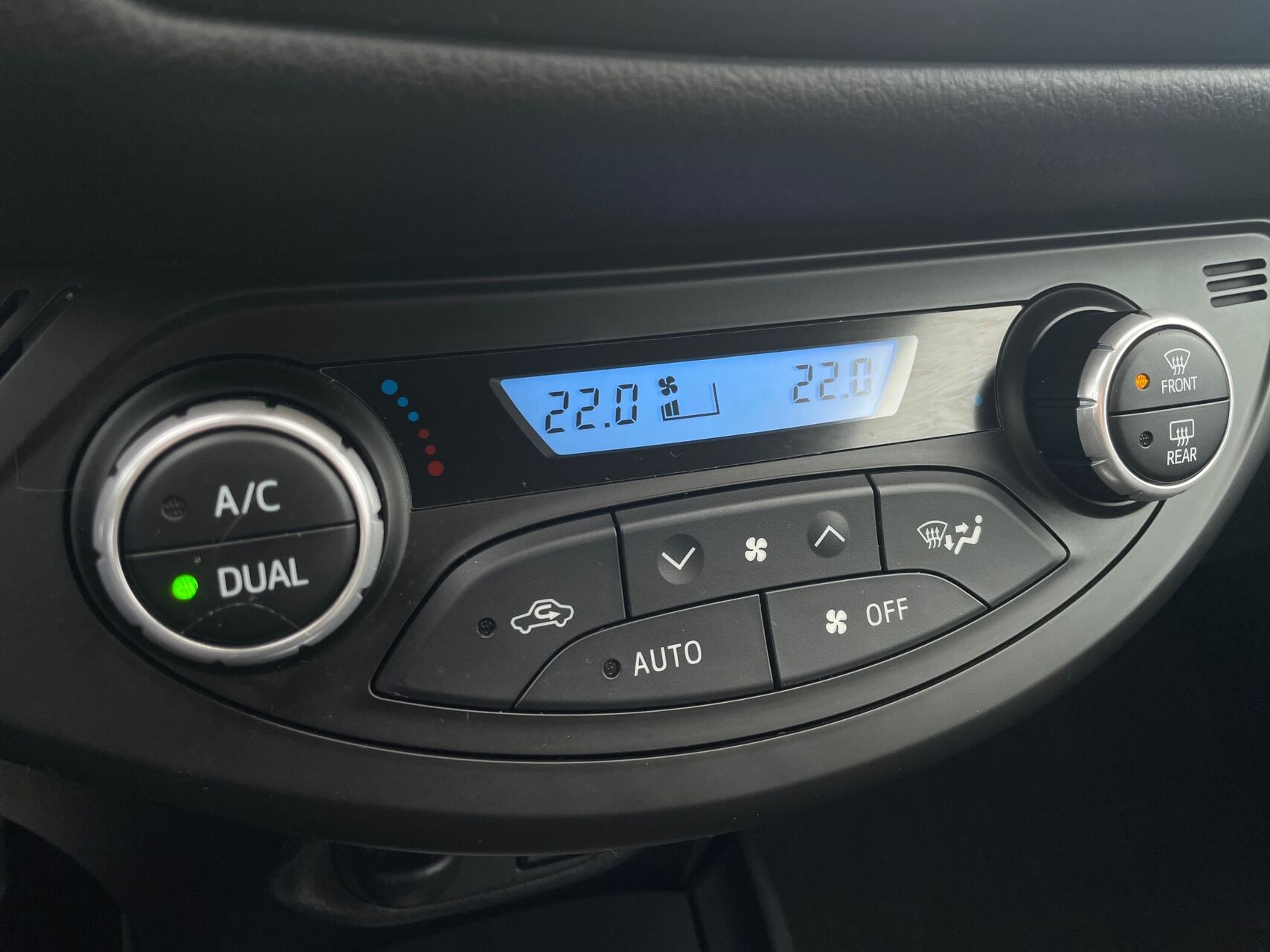 Billede af Toyota Yaris 1,0 VVT-I T2 Limited 72HK 5d