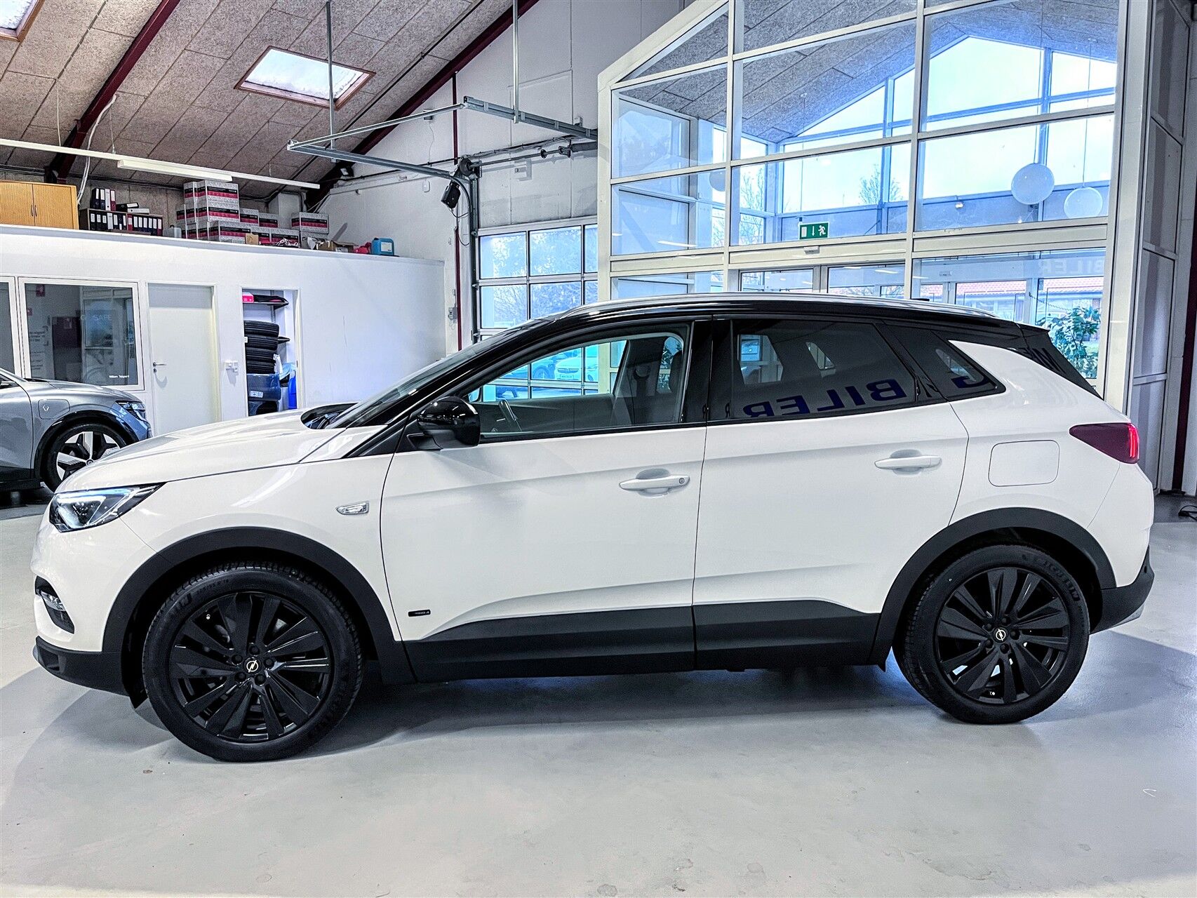Billede af Opel Grandland X 1,6 PHEV  Plugin-hybrid Cosmo Prestige Pack AWD 300HK 5d 8g Aut.