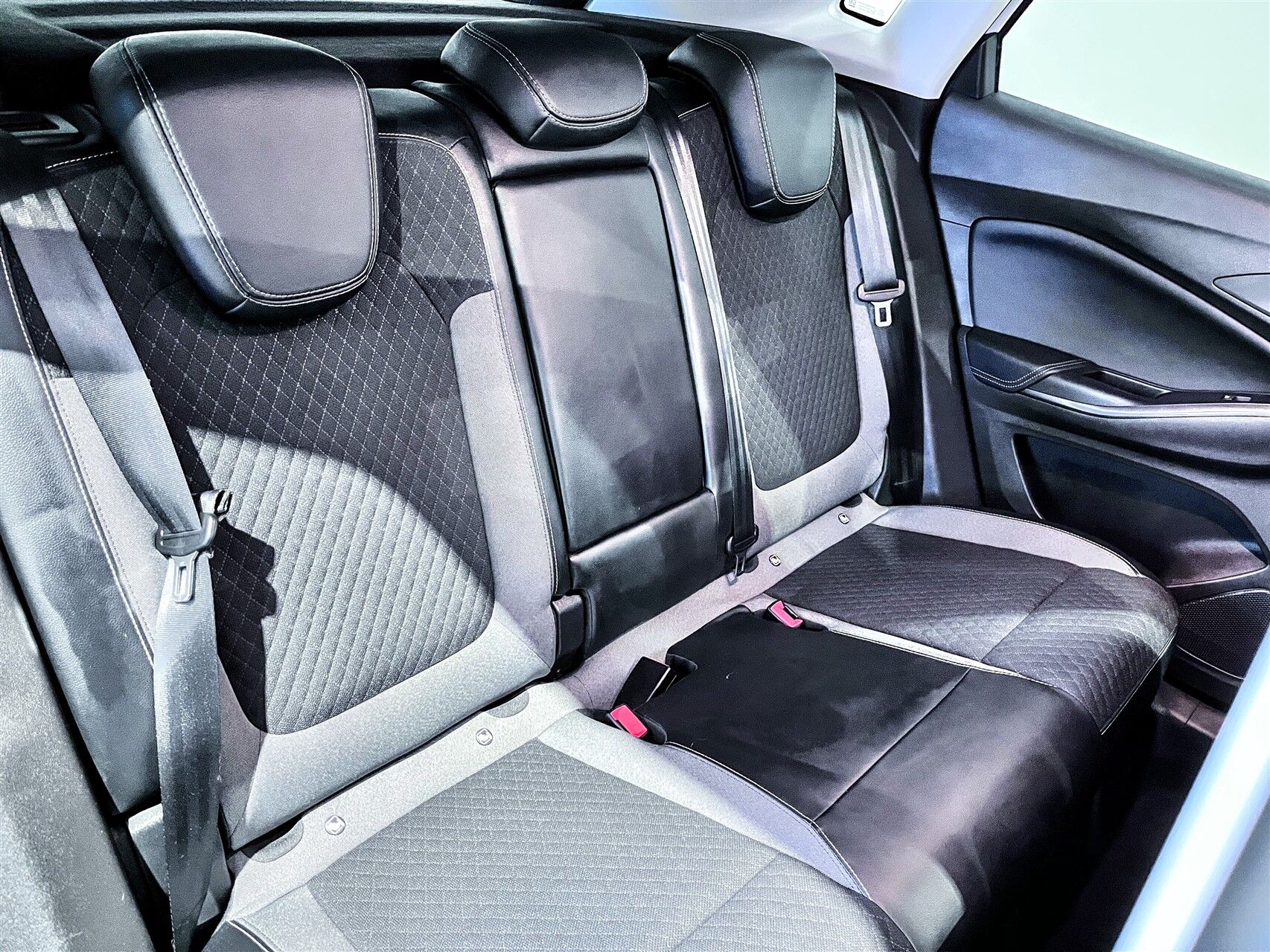Billede af Opel Grandland X 1,6 PHEV  Plugin-hybrid Cosmo Prestige Pack AWD 300HK 5d 8g Aut.