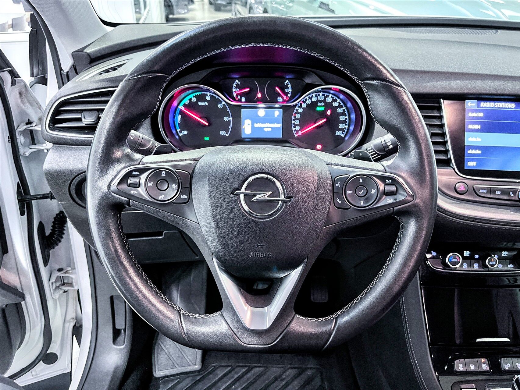 Billede af Opel Grandland X 1,6 PHEV  Plugin-hybrid Cosmo Prestige Pack AWD 300HK 5d 8g Aut.