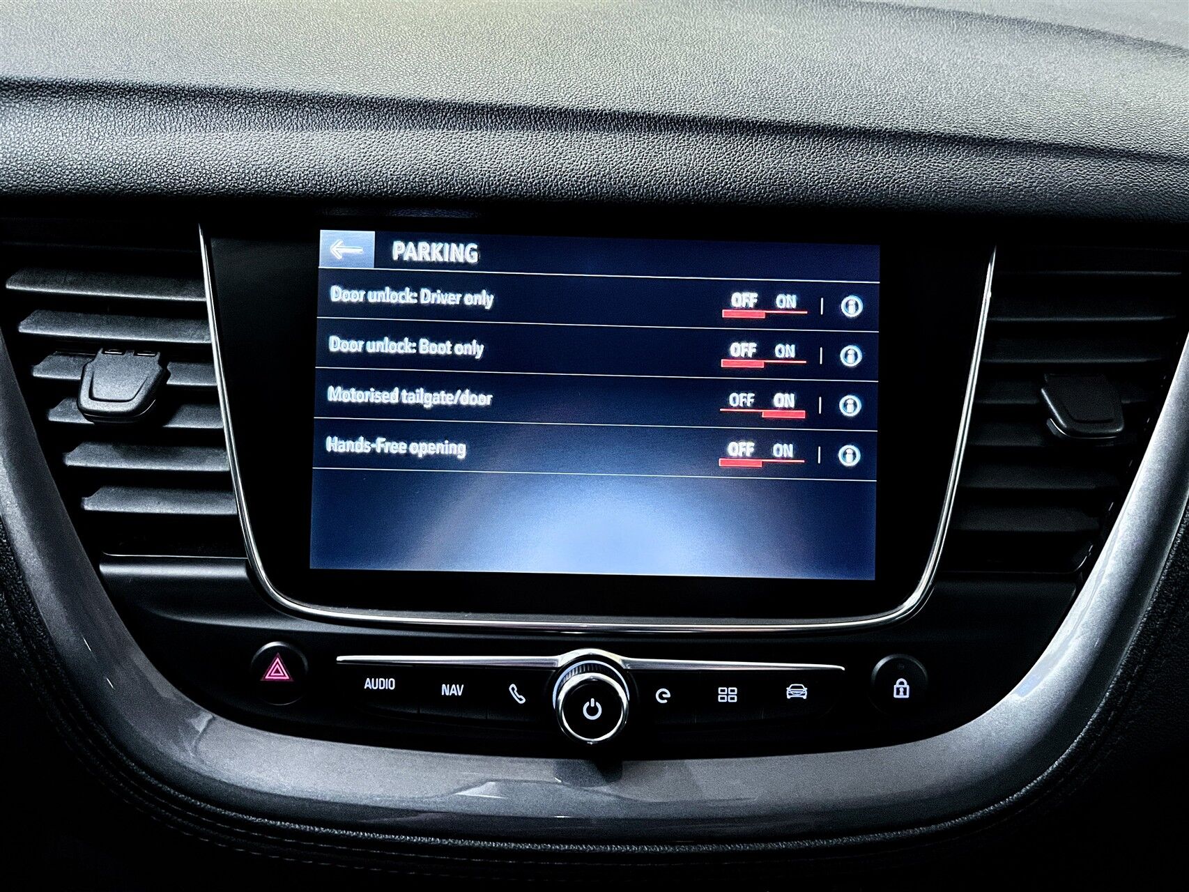 Billede af Opel Grandland X 1,6 PHEV  Plugin-hybrid Cosmo Prestige Pack AWD 300HK 5d 8g Aut.