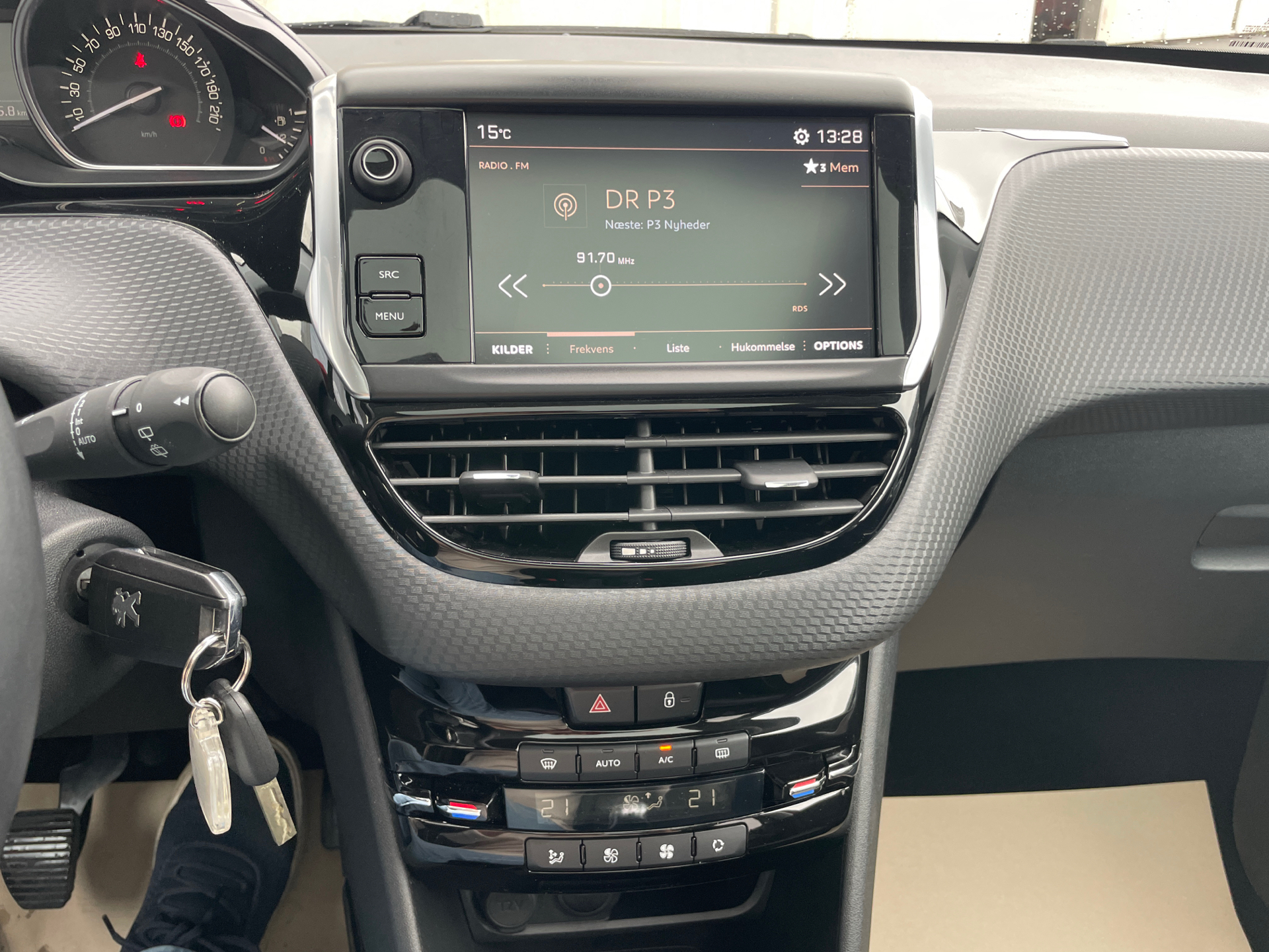 Billede af Peugeot 2008 1,5 BlueHDi Allure+ 100HK 5d