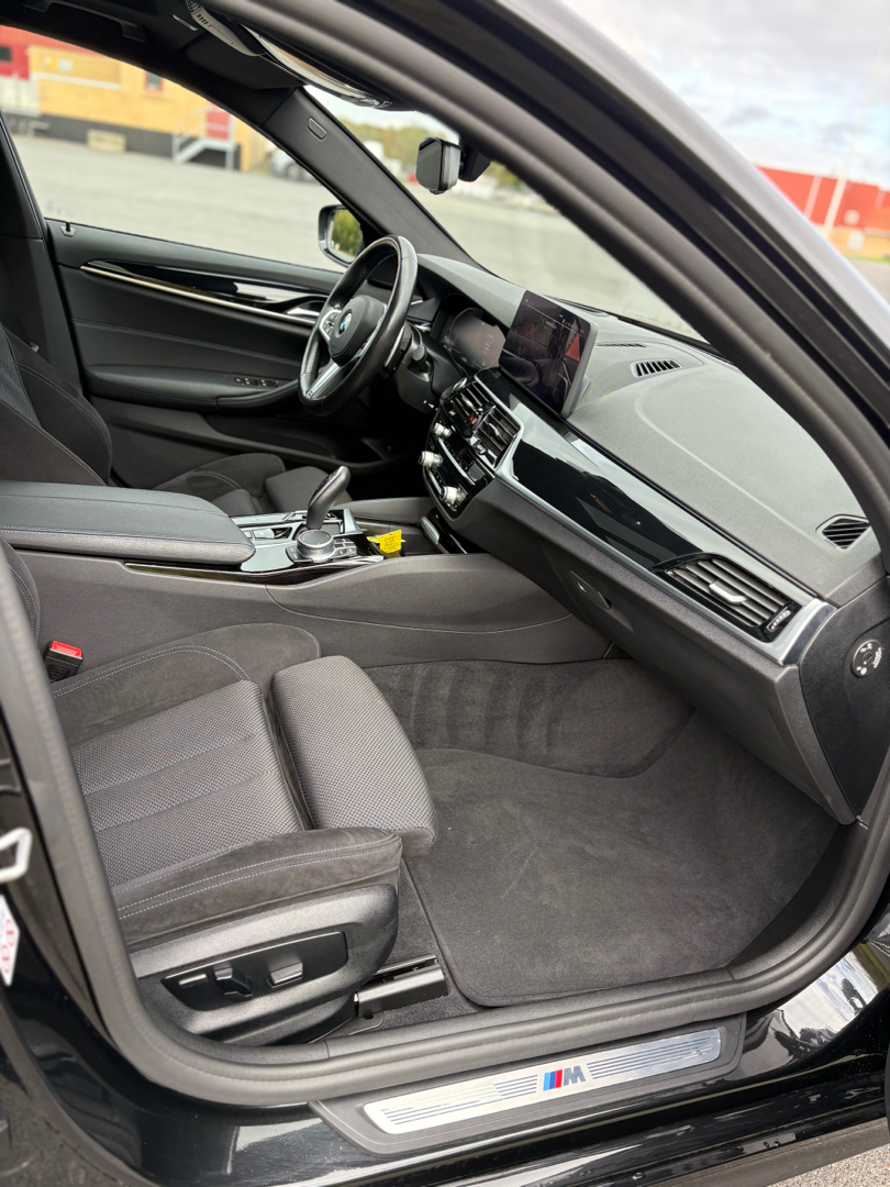 Billede af BMW 520d Touring 2,0 D M-Sport XDrive Steptronic 190HK Stc 8g Aut.