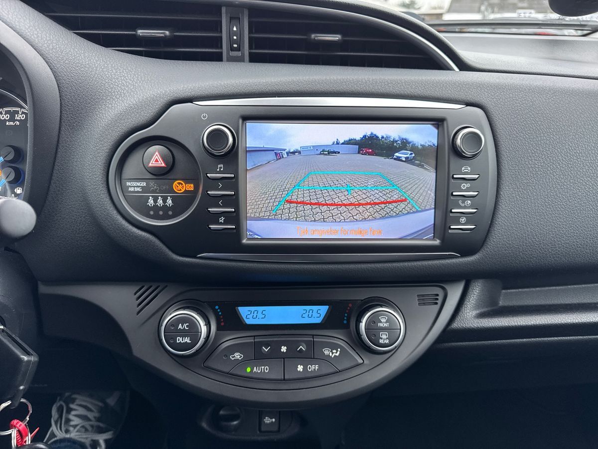 Billede af Toyota Yaris 1,5 Hybrid H2 Premium E-CVT 100HK 5d Trinl. Gear