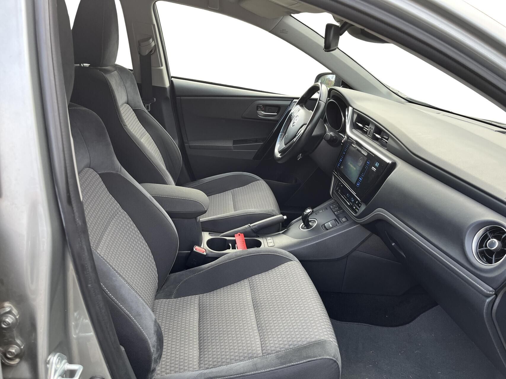 Billede af Toyota Auris Touring Sports 1,8 Hybrid Prestige 136HK Stc Aut.