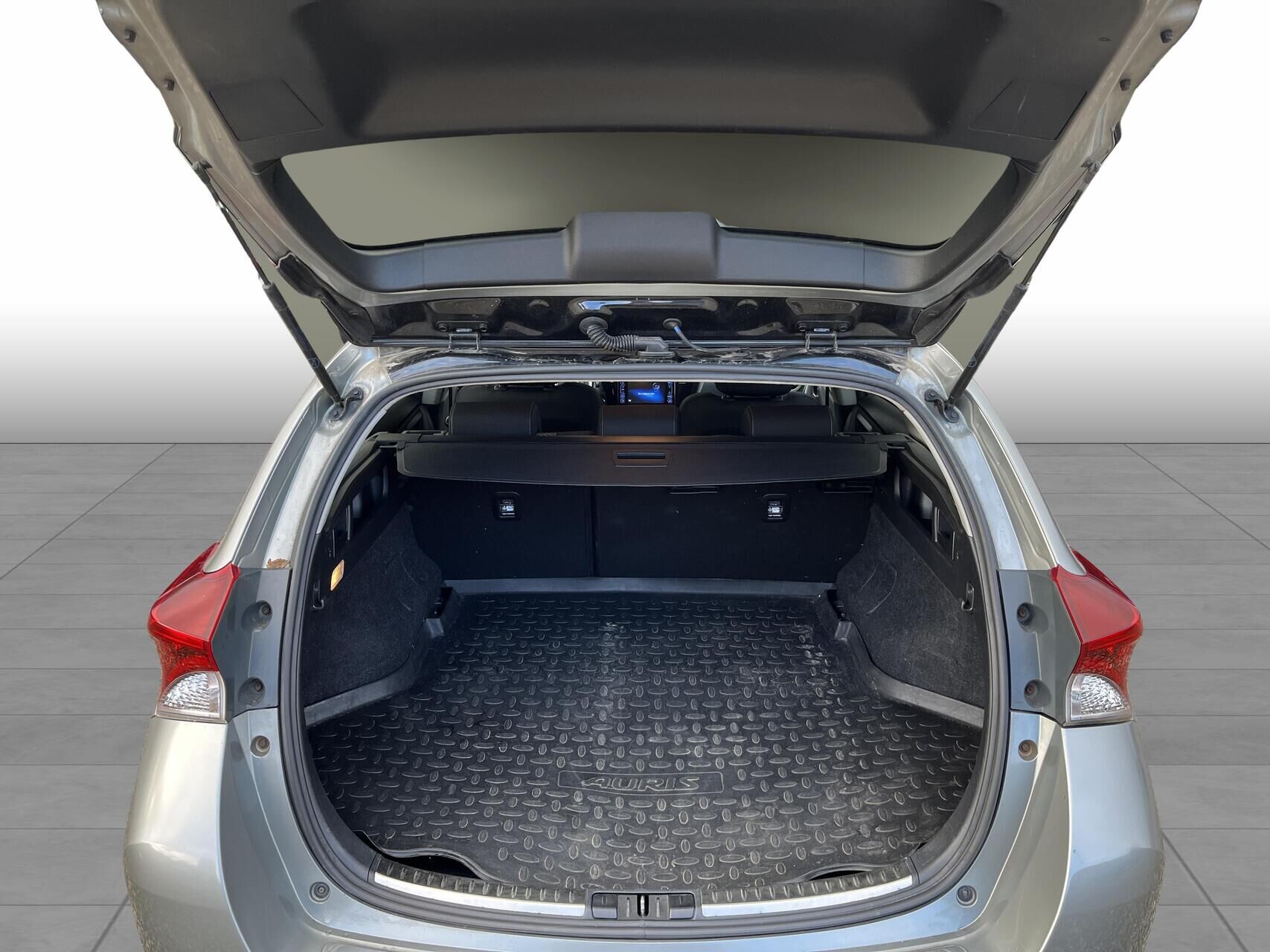 Billede af Toyota Auris Touring Sports 1,8 Hybrid Prestige 136HK Stc Aut.