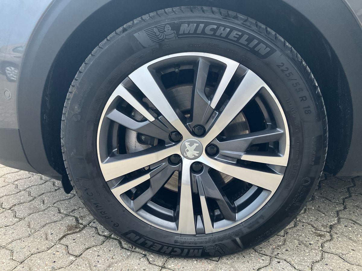 Billede af Peugeot 3008 1,6 PureTech  Plugin-hybrid Allure Pack EAT8 225HK 5d 8g Aut.