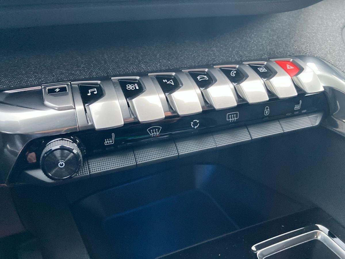 Billede af Peugeot 3008 1,6 PureTech  Plugin-hybrid Allure Pack EAT8 225HK 5d 8g Aut.