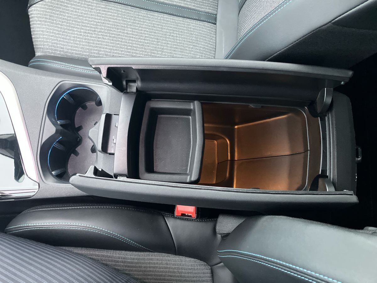 Billede af Peugeot 3008 1,6 PureTech  Plugin-hybrid Allure Pack EAT8 225HK 5d 8g Aut.