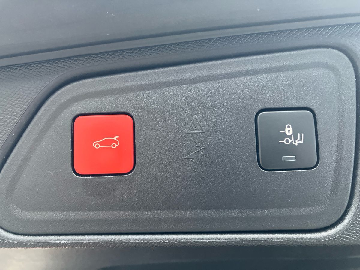 Billede af Peugeot 3008 1,6 PureTech  Plugin-hybrid Allure Pack EAT8 225HK 5d 8g Aut.