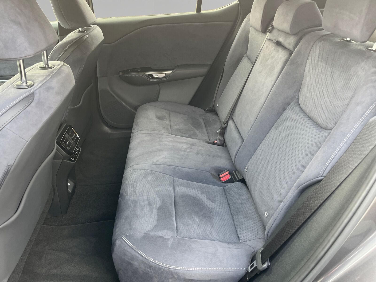 Billede af Lexus RZ 450e EL Luxury Direct4 313HK 4d Aut.