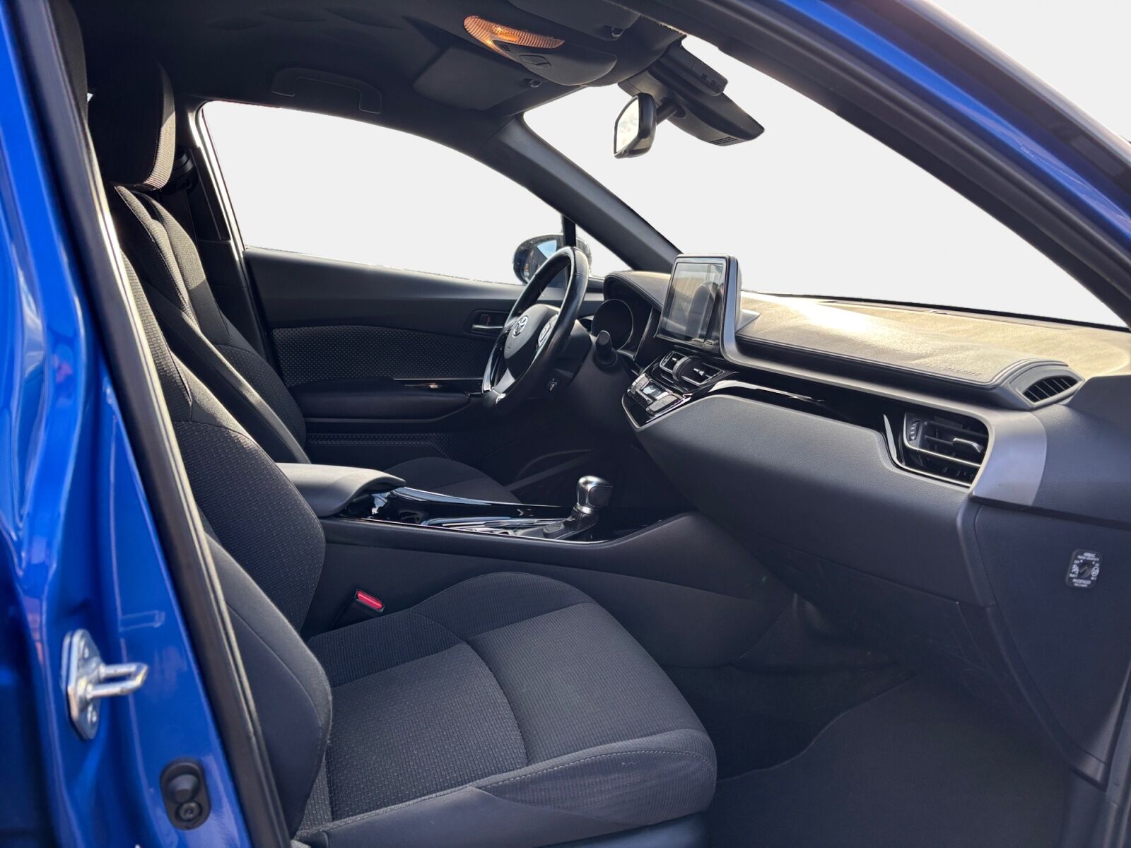 Billede af Toyota C-HR 1,8 Hybrid Selected Bi-tone Multidrive S 122HK 5d Aut.