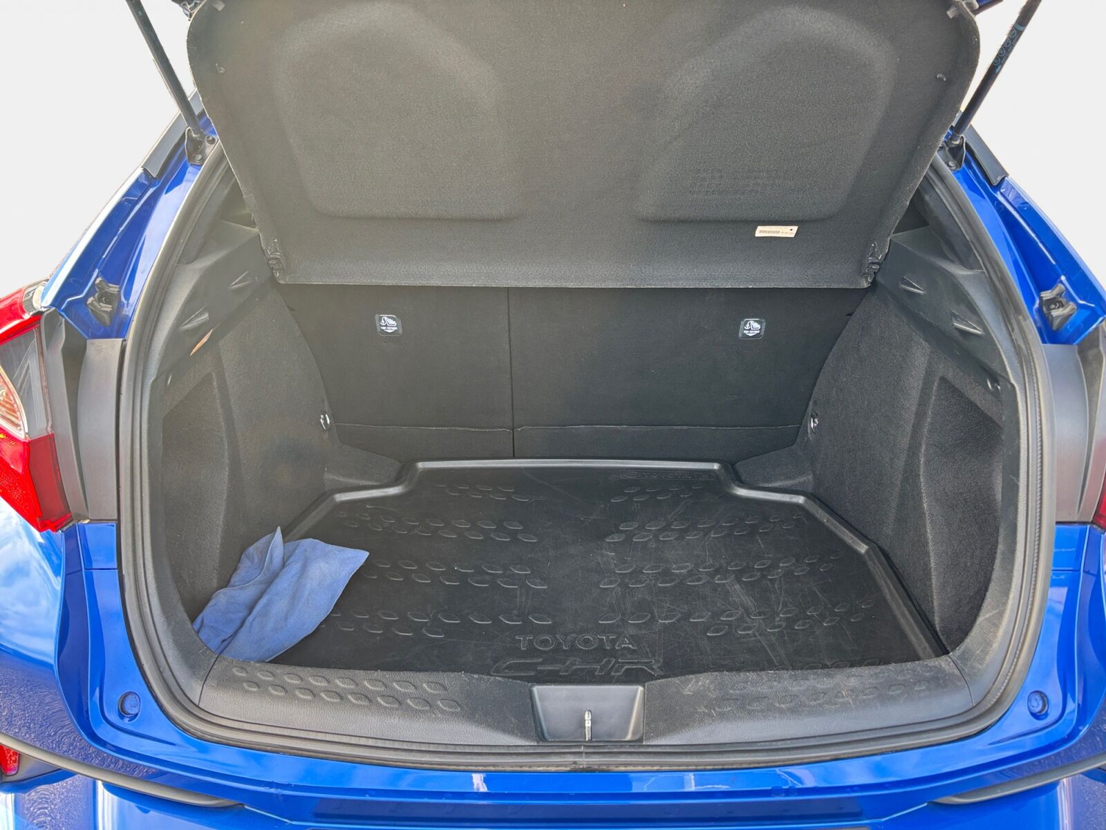 Billede af Toyota C-HR 1,8 Hybrid Selected Bi-tone Multidrive S 122HK 5d Aut.