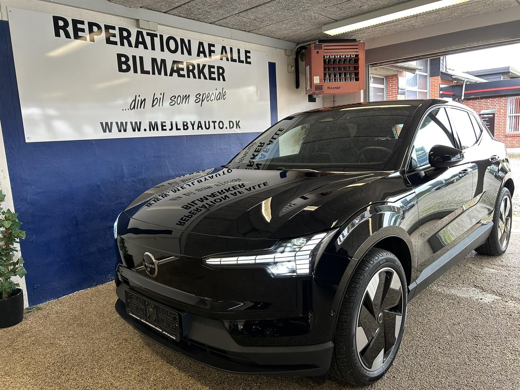 Billede af Volvo EX30 Twin Motor Performance Ultra AWD 428HK 5d Aut.