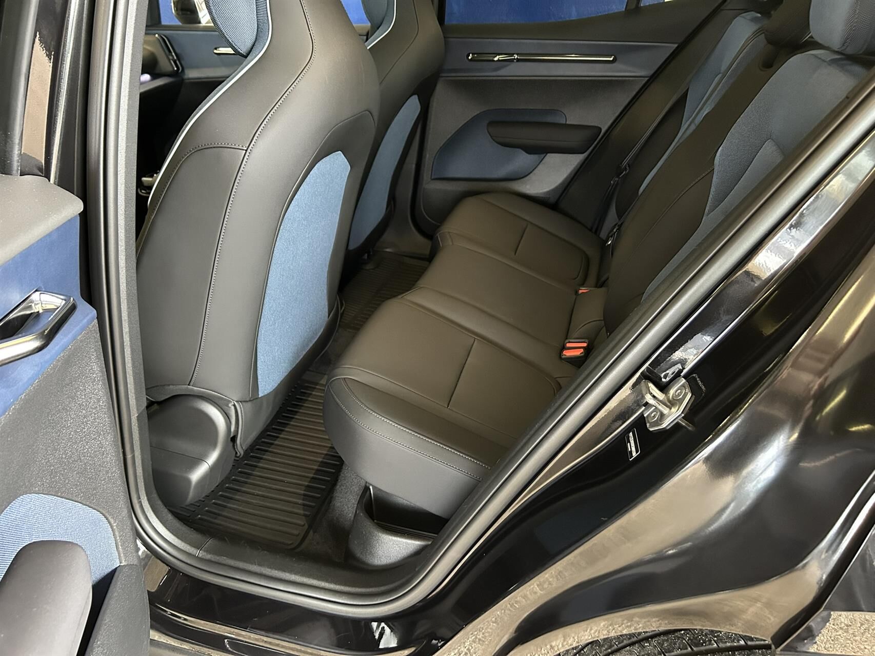 Billede af Volvo EX30 Twin Motor Performance Ultra AWD 428HK 5d Aut.