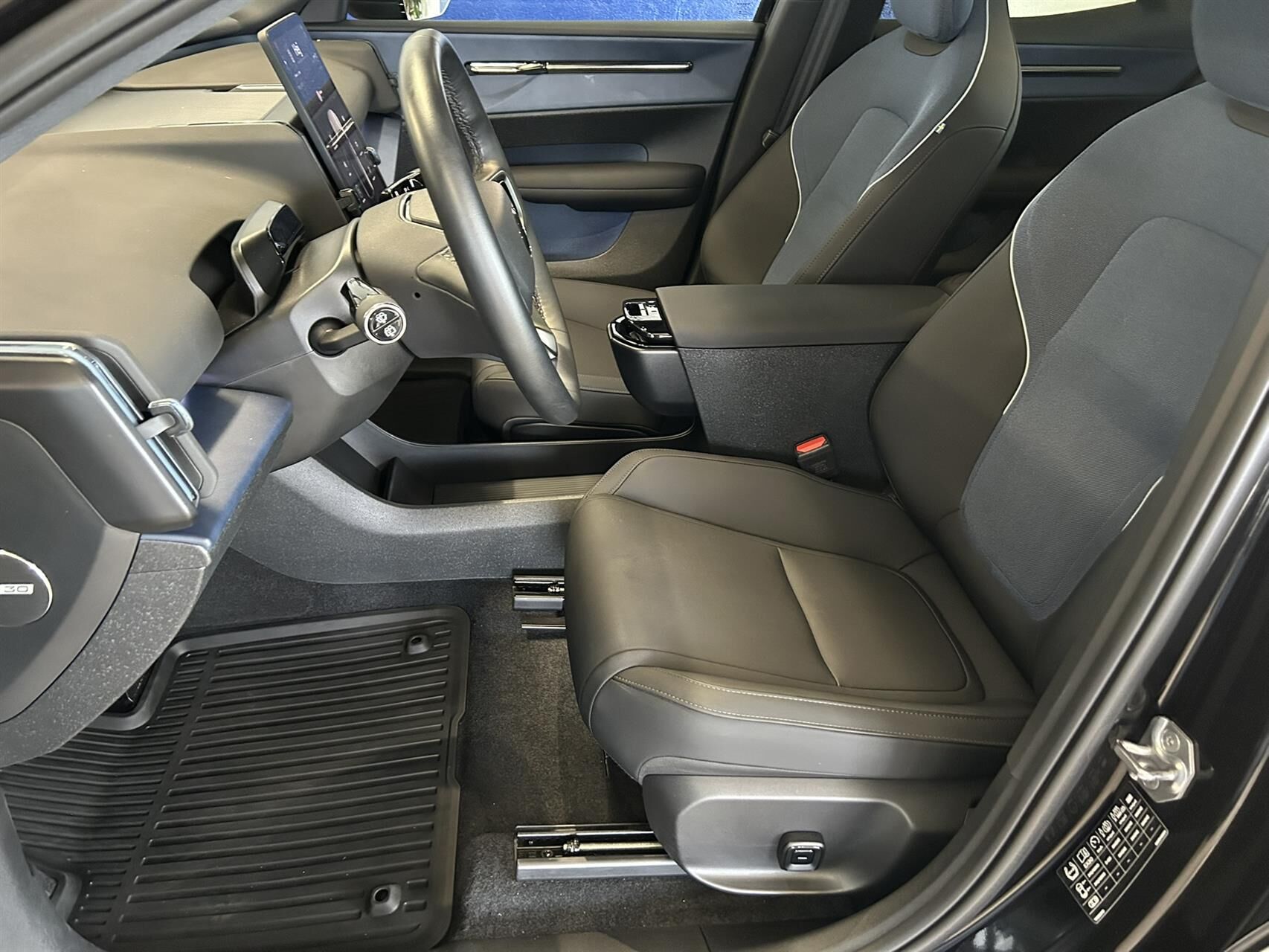 Billede af Volvo EX30 Twin Motor Performance Ultra AWD 428HK 5d Aut.