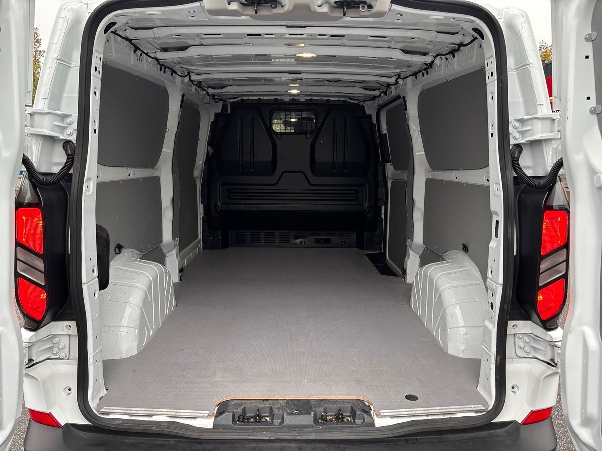 Billede af Ford Transit Custom 320 L2H1 2,5 Plugin-hybrid Trend CVT 233HK Van Trinl. Gear