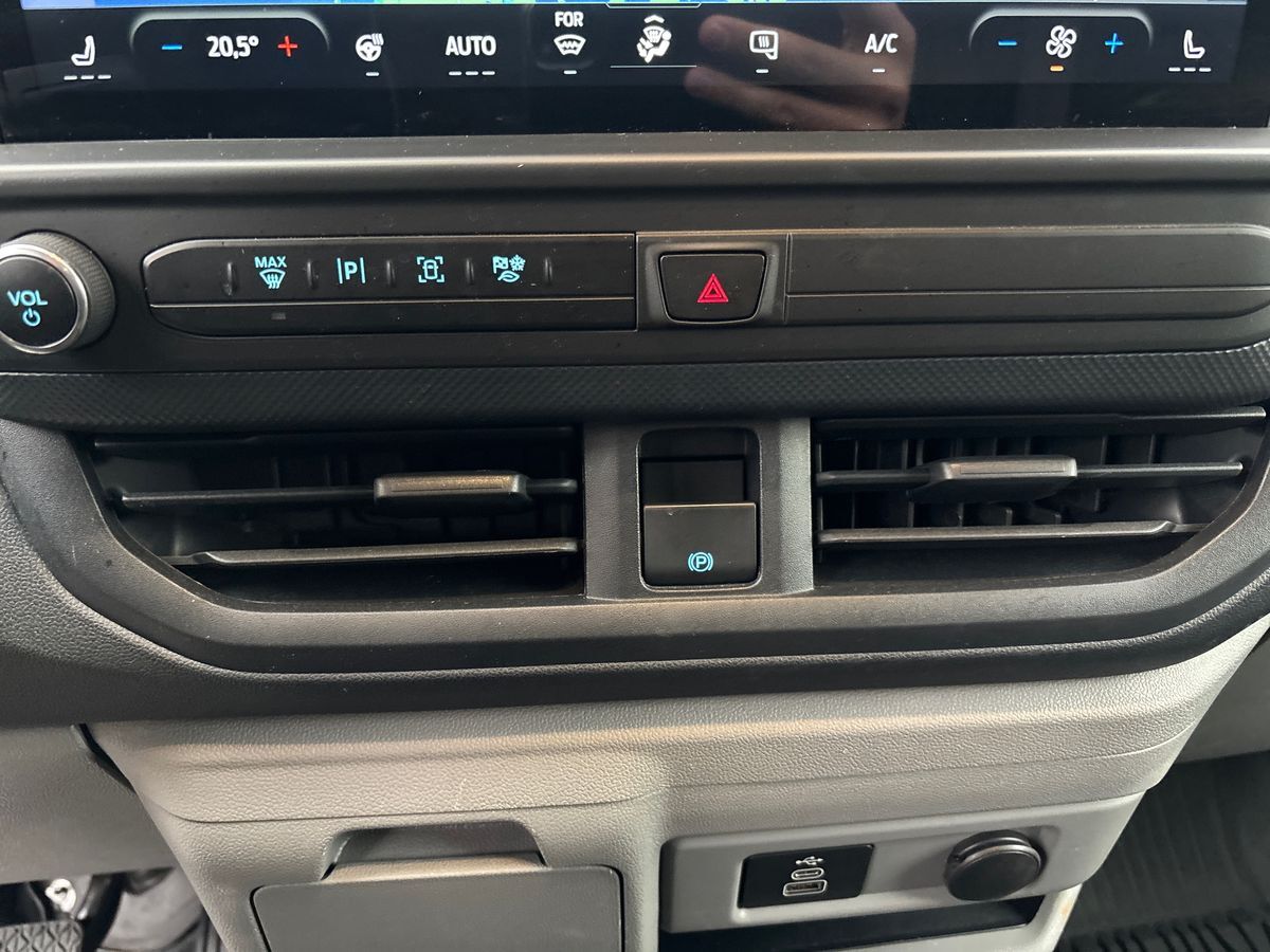 Billede af Ford Transit Custom 320 L2H1 2,5 Plugin-hybrid Trend CVT 233HK Van Trinl. Gear