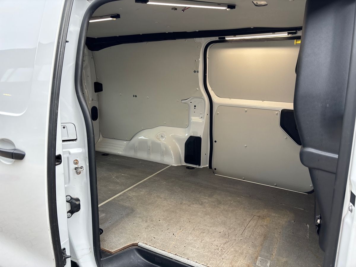 Billede af Toyota Proace Long 2,0 D Comfort Master To skydedør, bagklap 144HK Van 8g Aut.