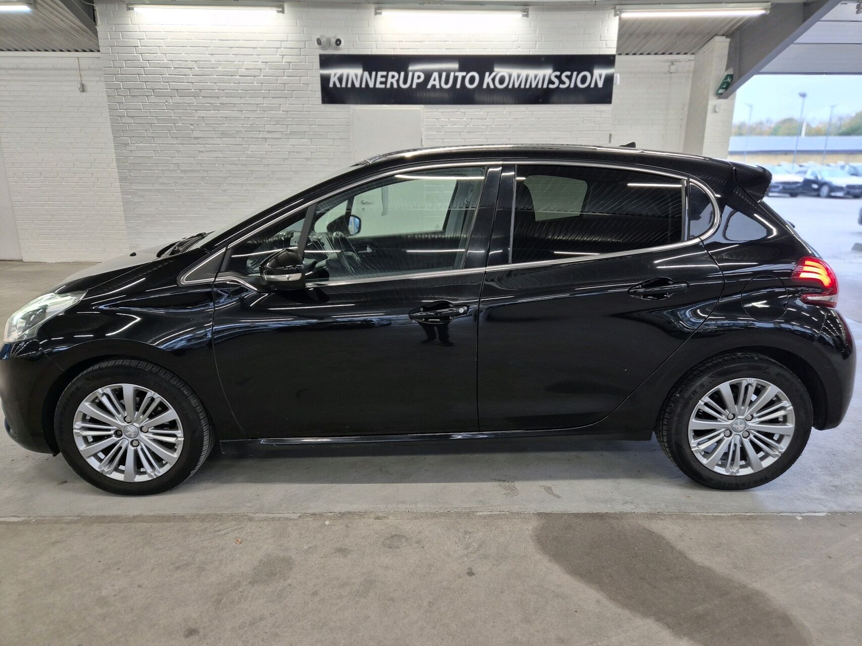 Billede af Peugeot 208 1,5 BlueHDi Allure 100HK 5d