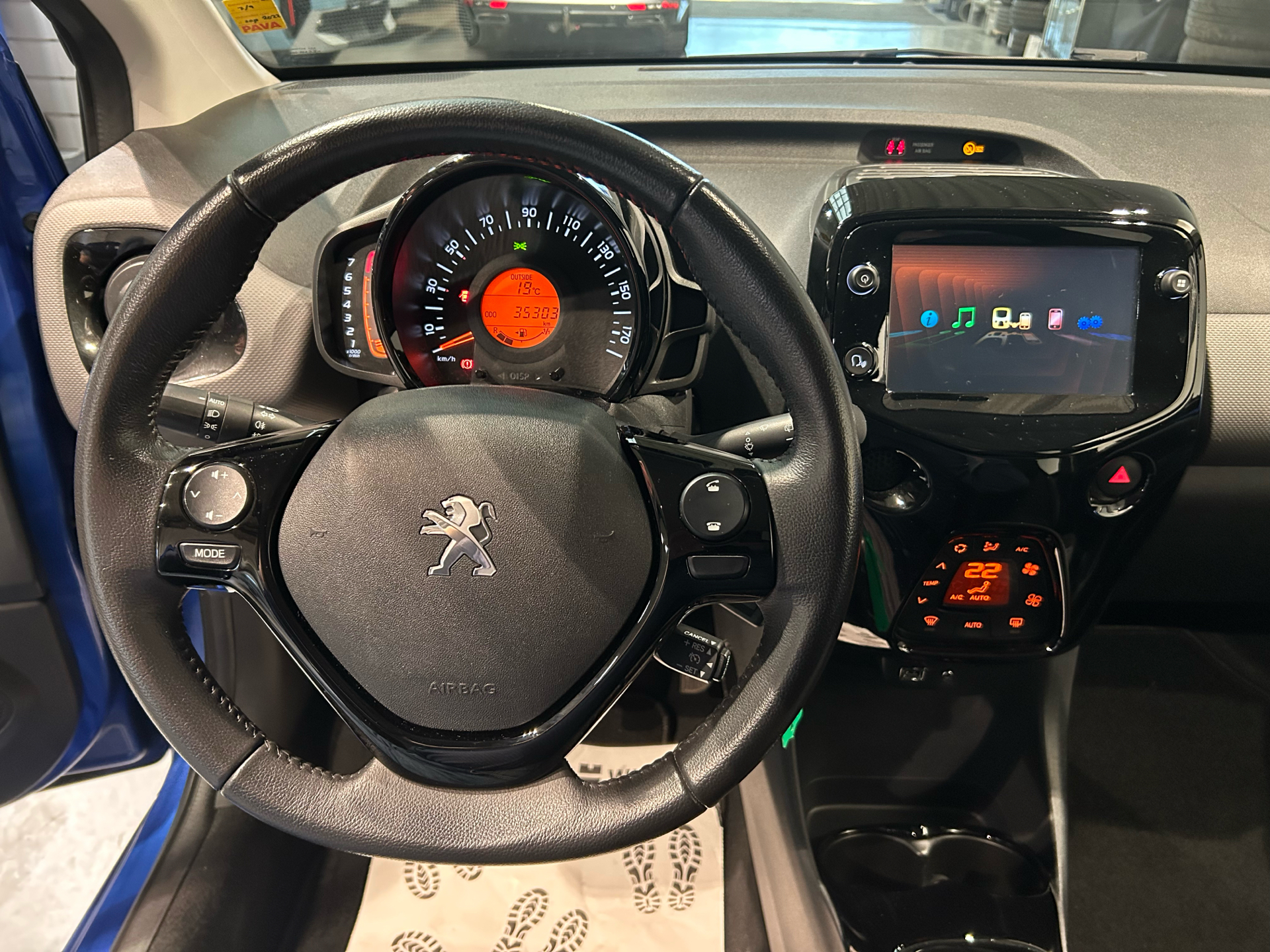 Billede af Peugeot 108 1,0 e-Vti Infinity 72HK 5d