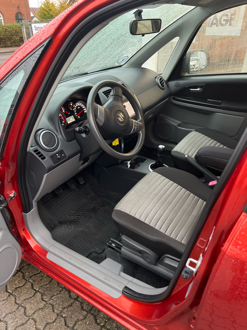 Billede af Suzuki SX4 1,6 16V GL A/C 120HK 5d