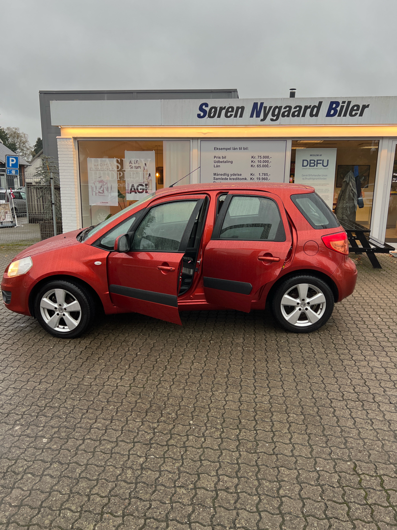Billede af Suzuki SX4 1,6 16V GL A/C 120HK 5d