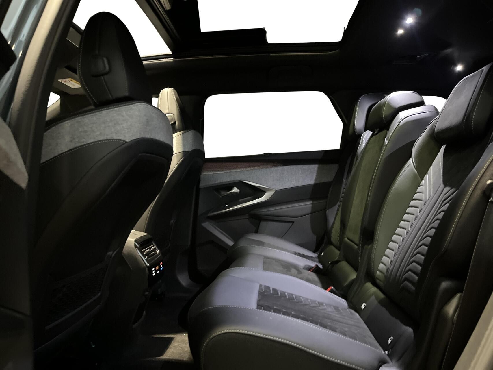 Billede af Peugeot e-5008 EL GT Pack 210HK 5d Aut.