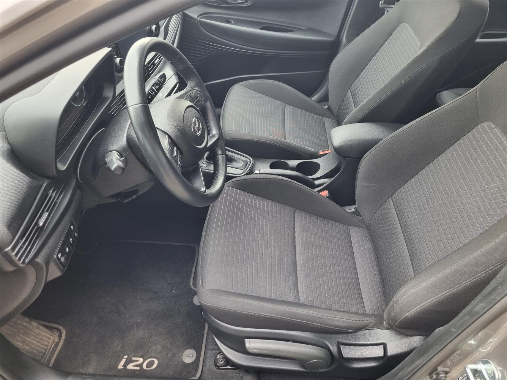 Billede af Hyundai i20 1,0 T-GDI Essential DCT 100HK 5d 7g Aut.